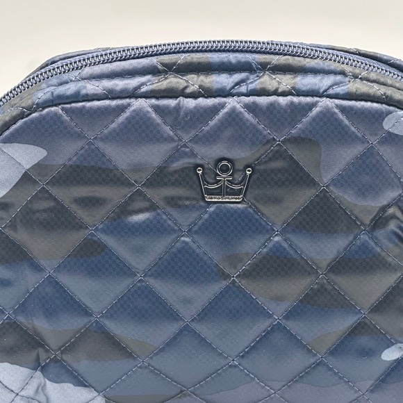 Oliver Thomas Quilted Camo Cosmetic Bag Pouch Makeup Toiletry Travel Navy Blue - Picture 3 of 9